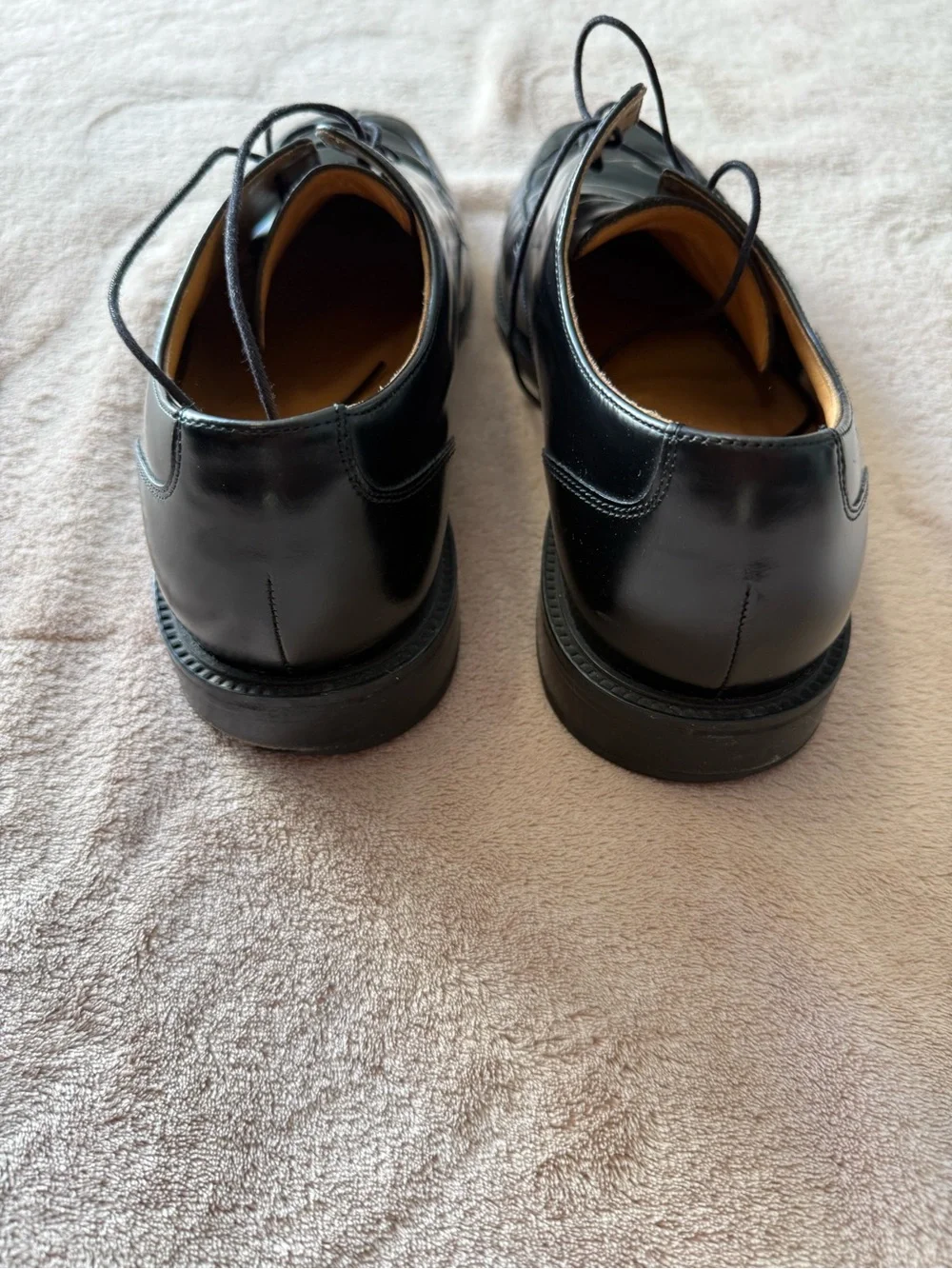 Rockport shiny black